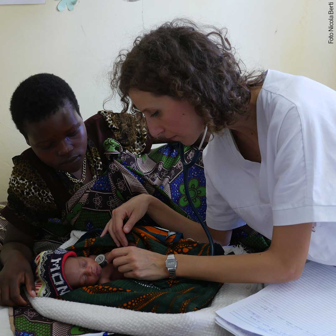 Prima le mamme e i bambini... di corsa! di Giacomo Favaro Prima le mamme e i bambini... di corsa!-Giacomo Favaro