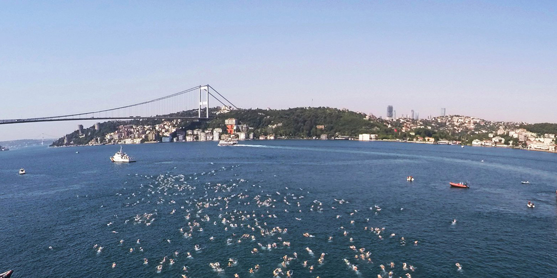 Il Bosforo a nuoto per i suoi bambini di Staff Associazione CAF Il Bosforo a nuoto per i suoi bambini-Staff Associazione CAF