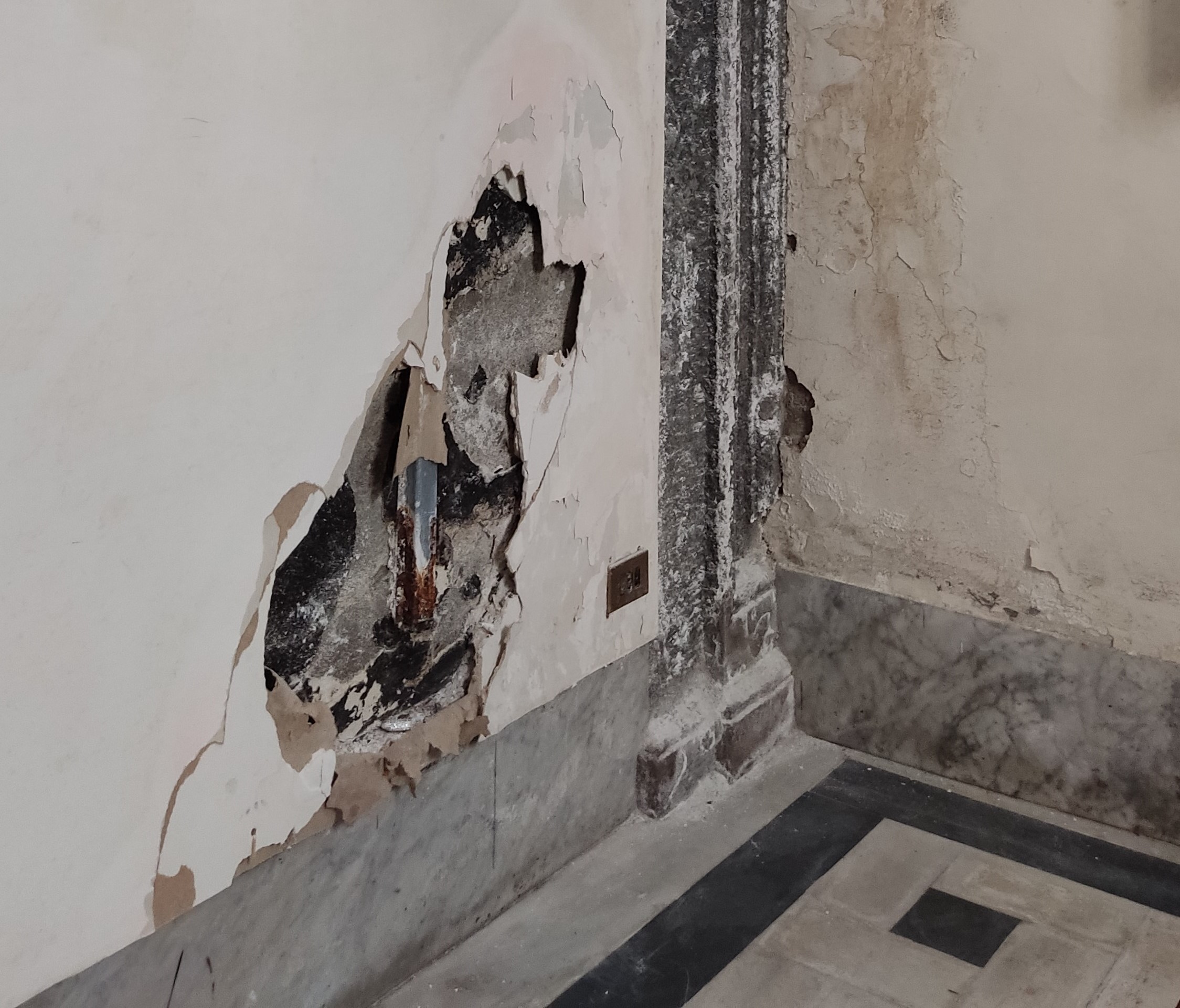 Manutenzione oratorio S Giuseppe Moscati di Gesù Nuovo Napoli Manutenzione oratorio S Giuseppe Moscati-Gesù Nuovo Napoli