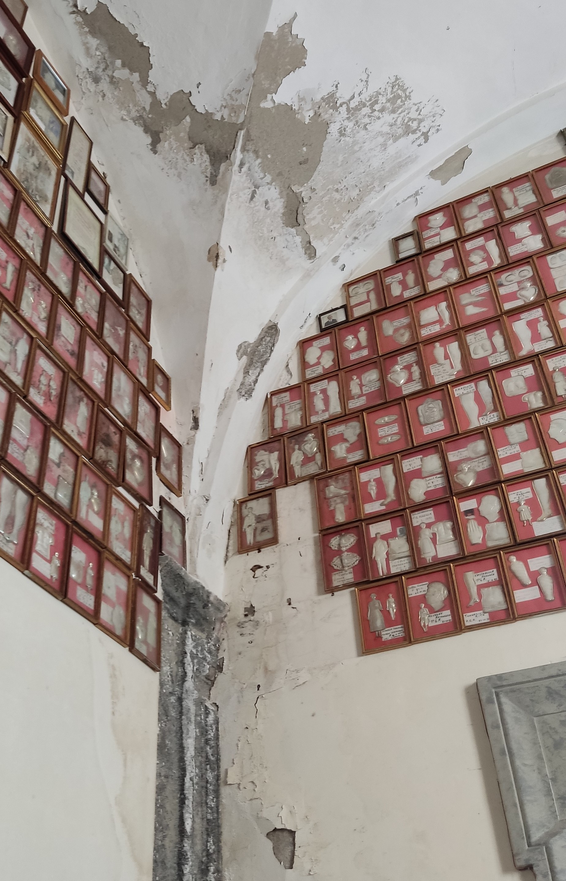 Manutenzione oratorio S Giuseppe Moscati di Gesù Nuovo Napoli Manutenzione oratorio S Giuseppe Moscati-Gesù Nuovo Napoli