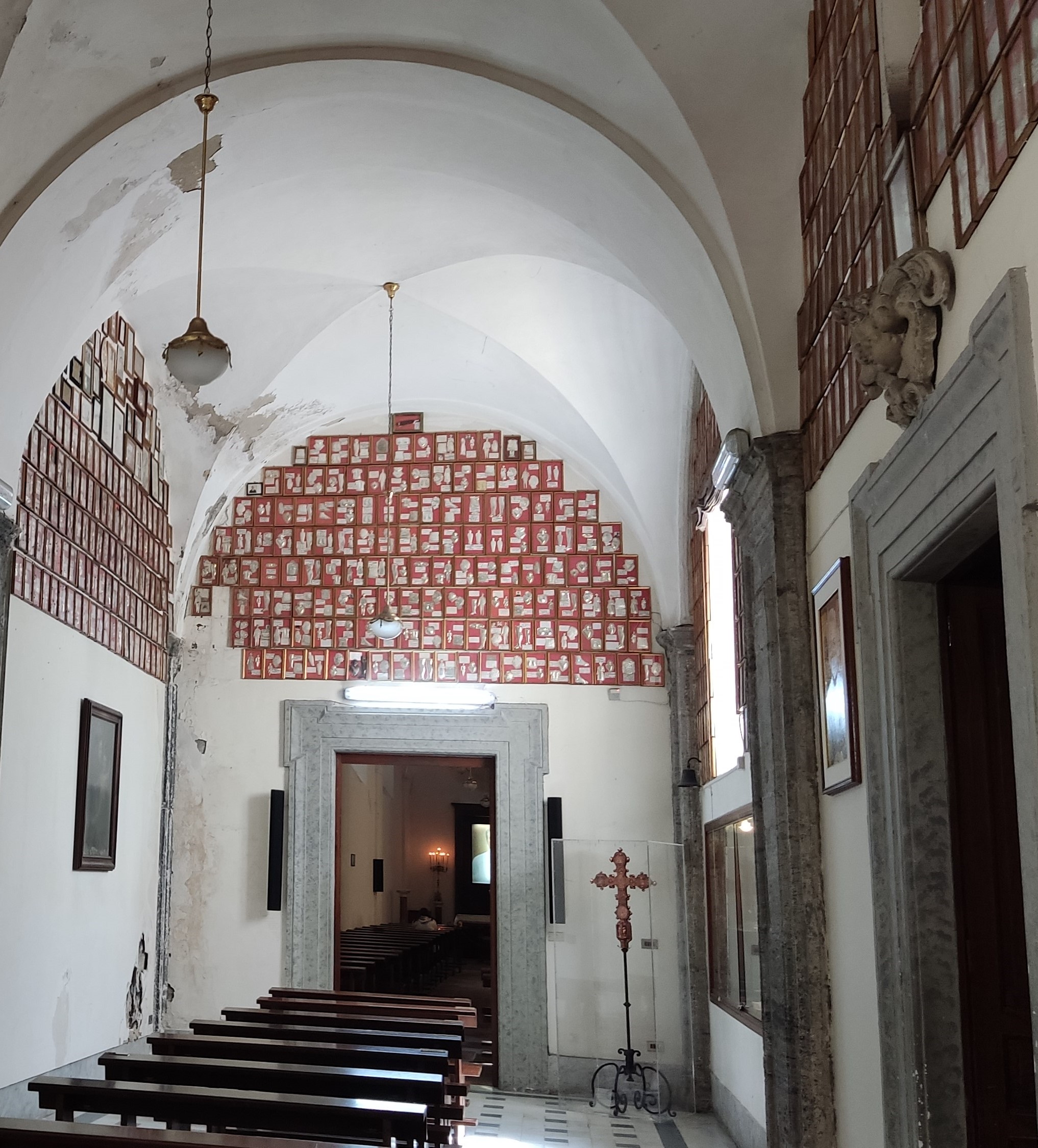 Manutenzione oratorio S Giuseppe Moscati di Gesù Nuovo Napoli Manutenzione oratorio S Giuseppe Moscati-Gesù Nuovo Napoli