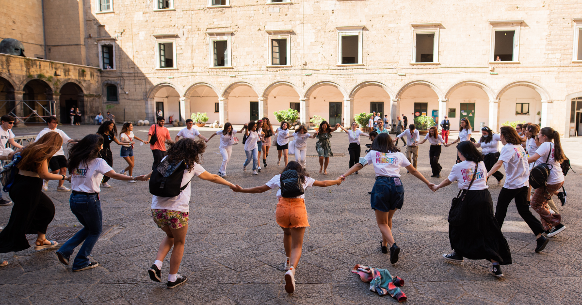 Sostieni le ragazze di Prime Minister! di PRIME MINISTER Sostieni le ragazze di Prime Minister!-PRIME MINISTER