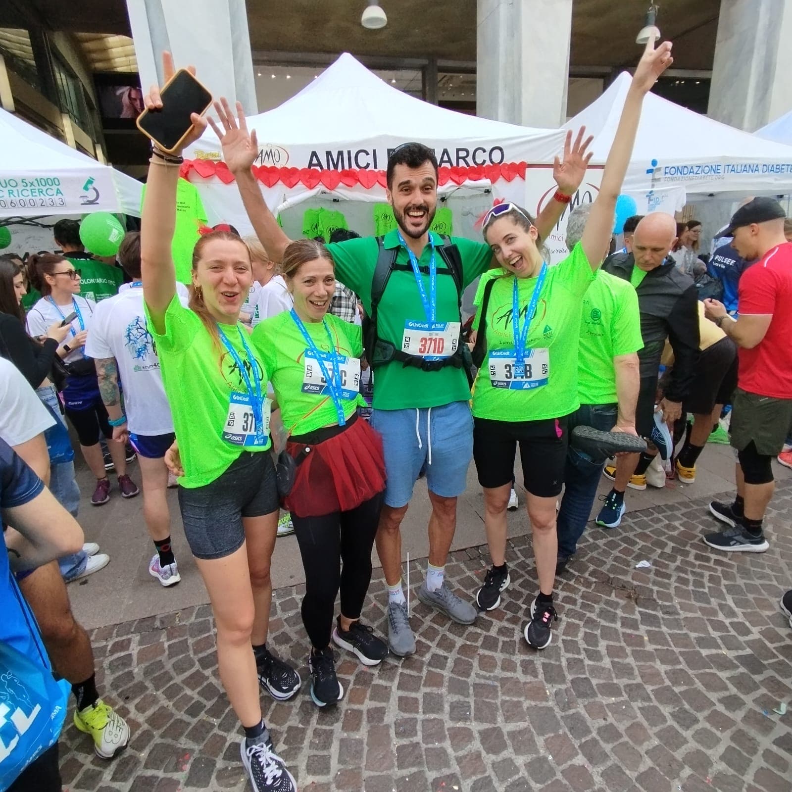Amici di Marco alla Milano Marathon 2024