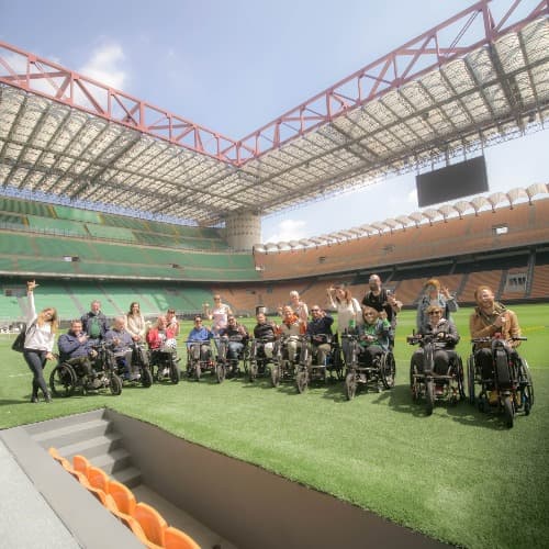 Doni ad un giovane con disabilità il pass di ingresso all'attività 🎟️