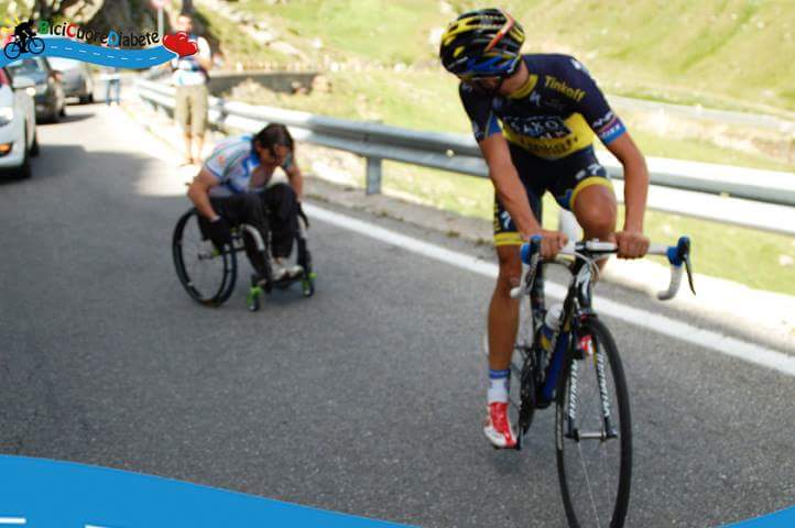 Scalare lo Stelvio sorridendo ai bambini-Luca Panichi