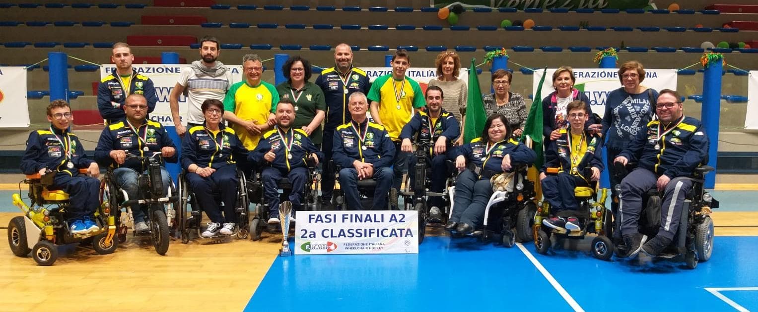 Un pulmino per continuare a ruggire-Leoni Sicani