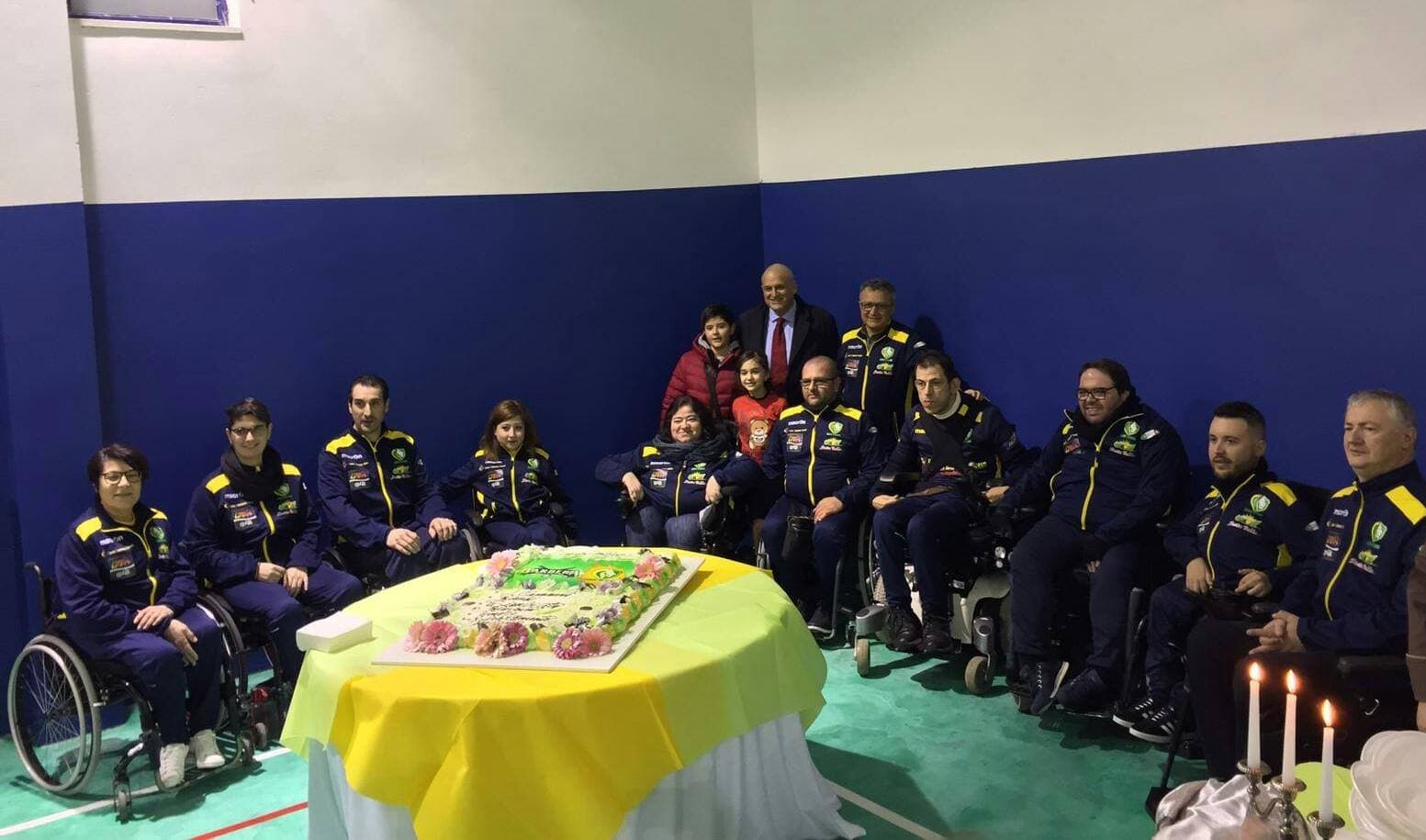 Un pulmino per continuare a ruggire-Leoni Sicani