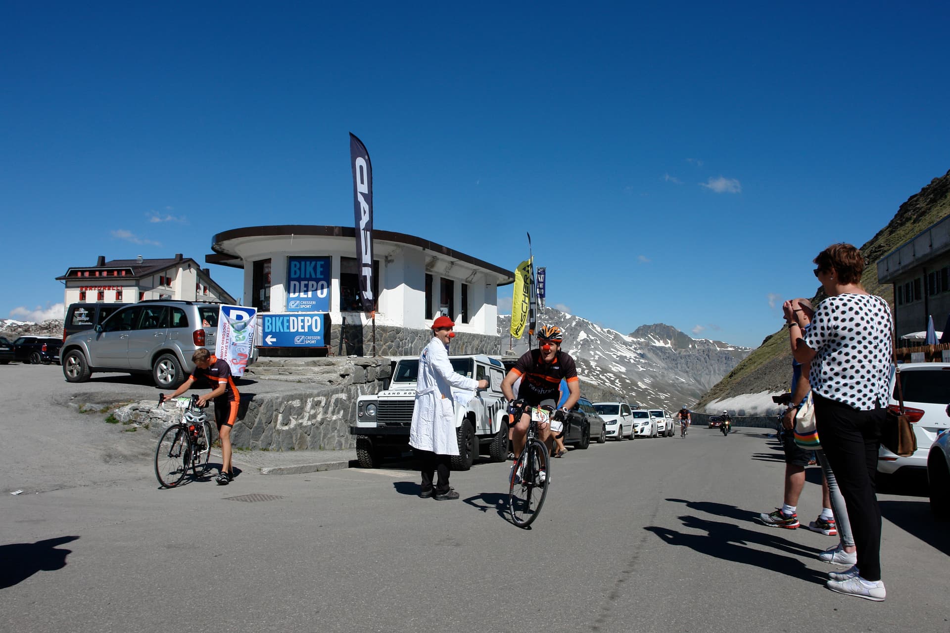 Scala lo Stelvio con Soccorso Clown -Soccorso Clown Onlus