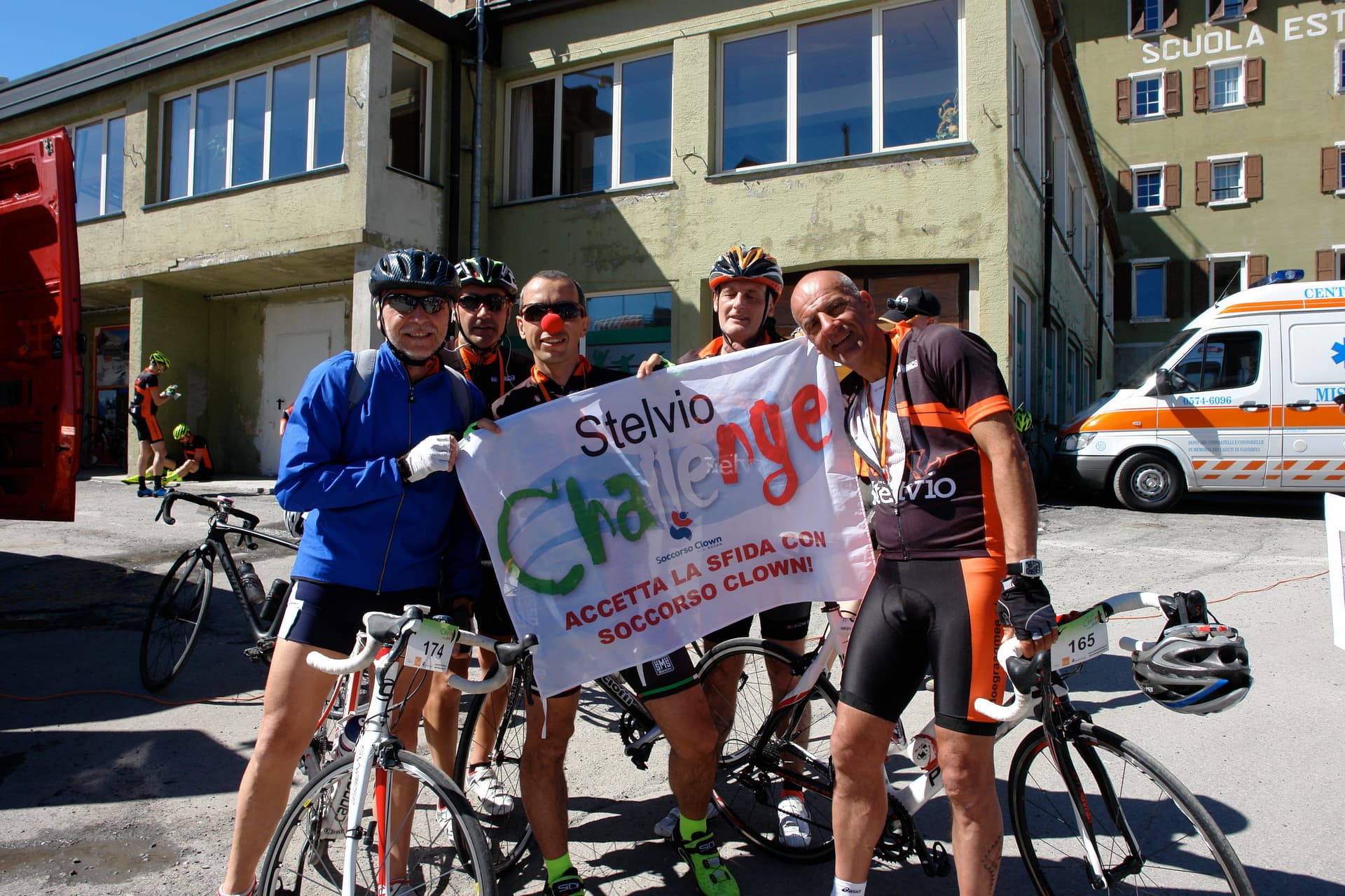 Scala lo Stelvio con Soccorso Clown -Soccorso Clown Onlus