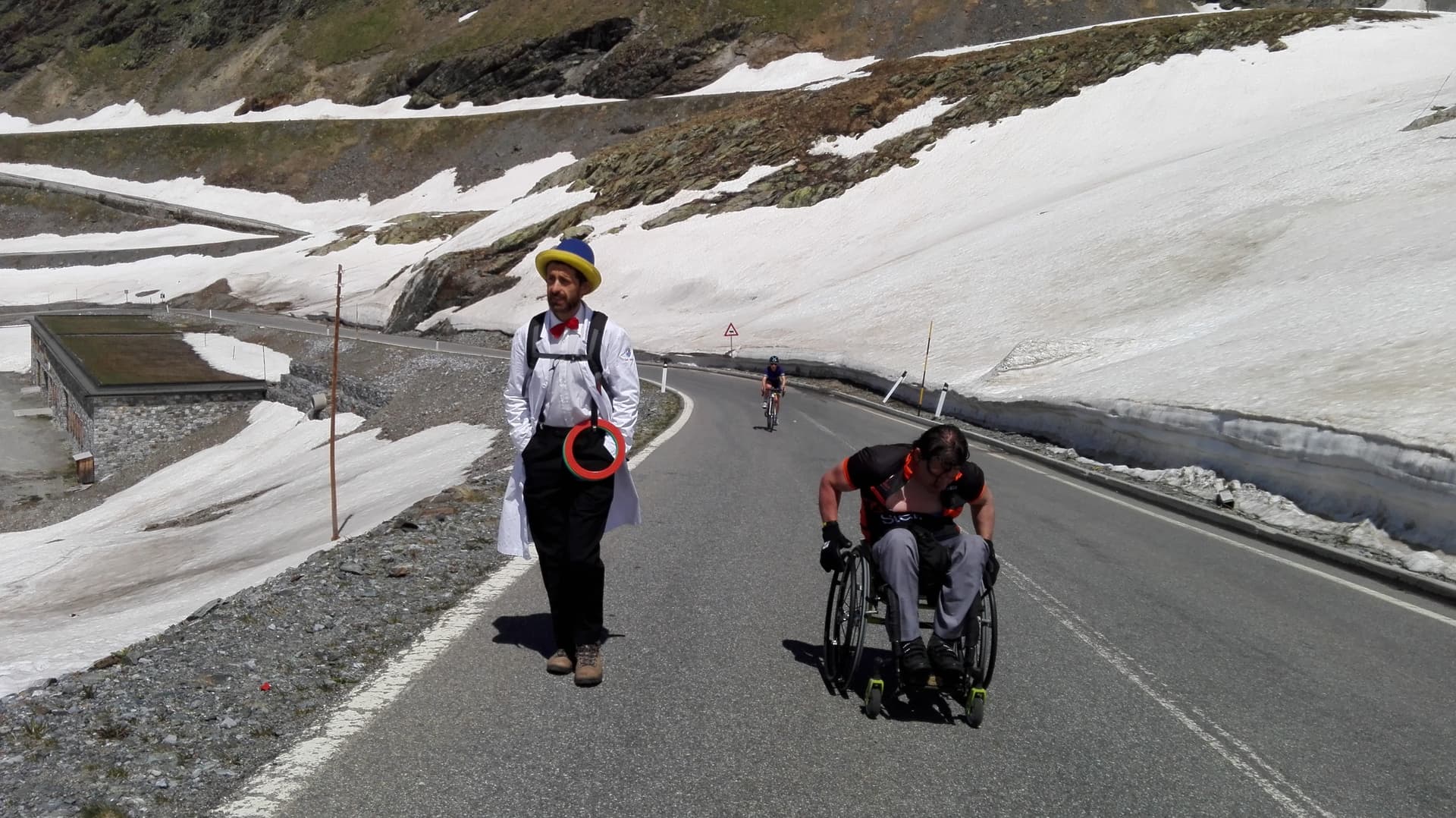 Scala lo Stelvio con Soccorso Clown -Soccorso Clown Onlus