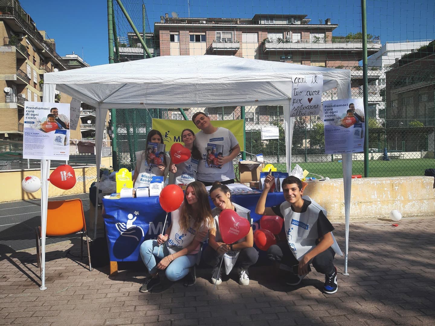 TUTTI IN CAMPO ! di SS. Trinità a Villa Chigi TUTTI IN CAMPO !-SS. Trinità a Villa Chigi
