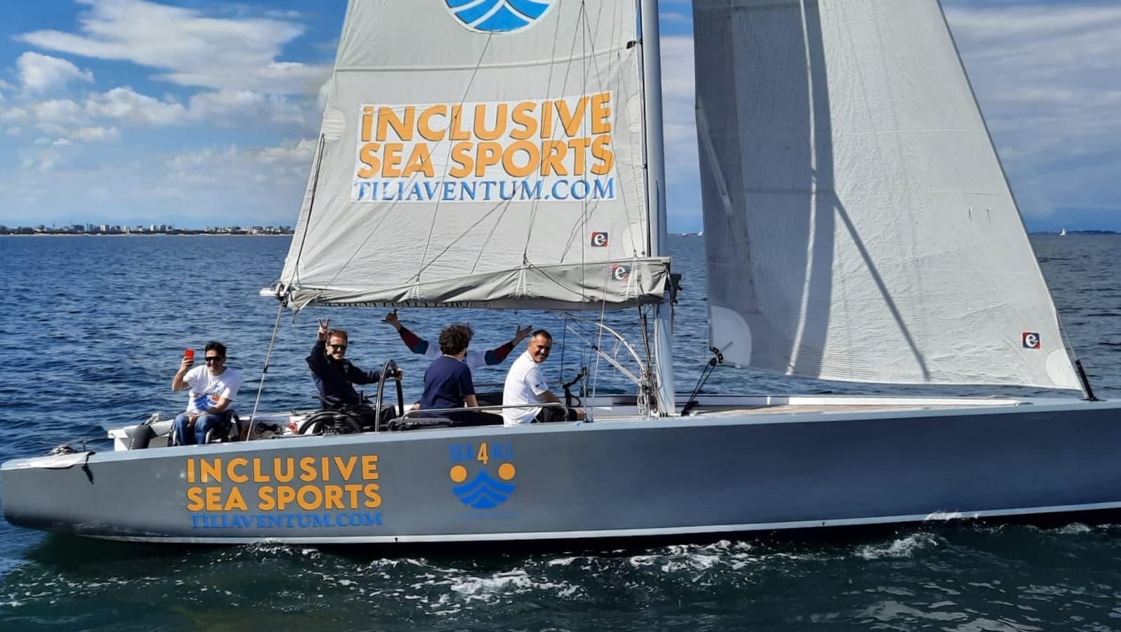 la barca a vela accessibile Càpita