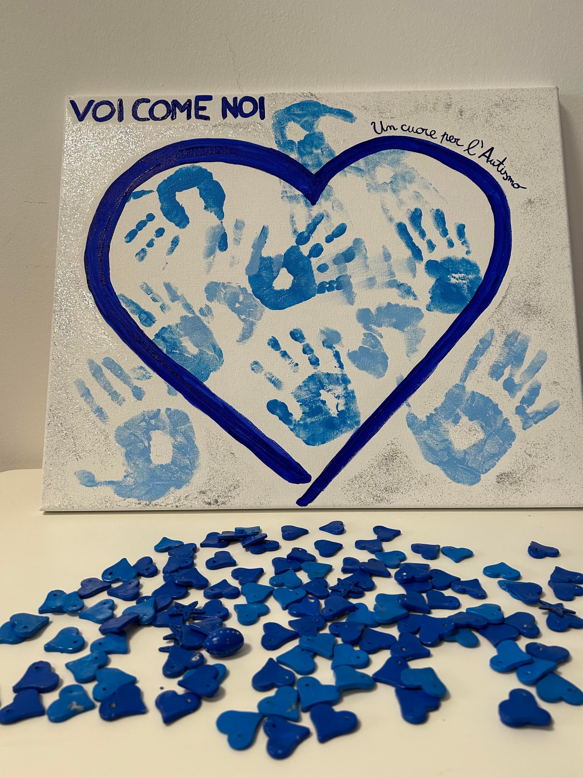 Ricevi una tela personalizzata con il cuore blu realizzato dai ragazzi di Voi come Noi aps