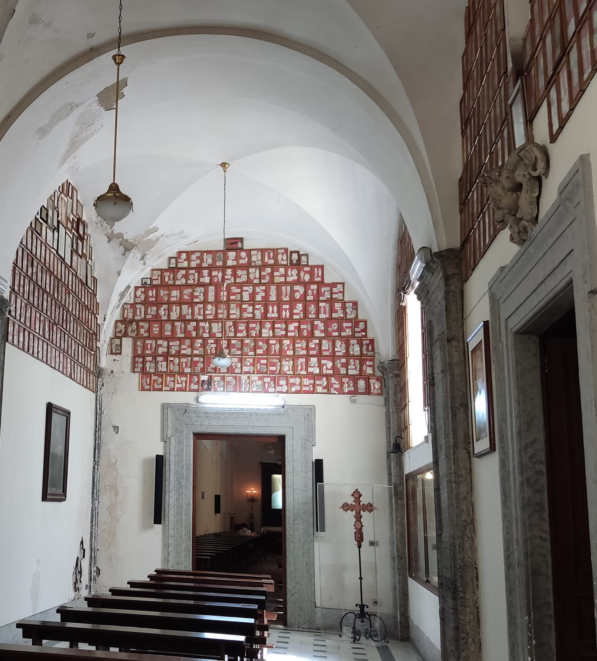 Manutenzione oratorio S Giuseppe Moscati di Gesù Nuovo Napoli Manutenzione oratorio S Giuseppe Moscati-Gesù Nuovo Napoli