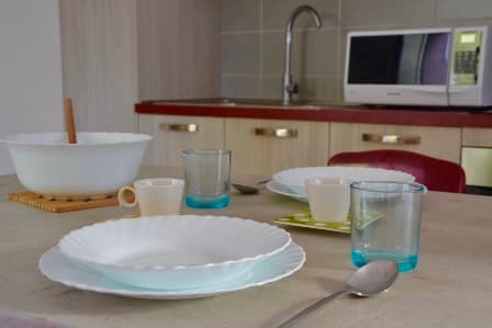 Sentirsi a casa lontano da casa di ABE Sentirsi a casa lontano da casa-ABE