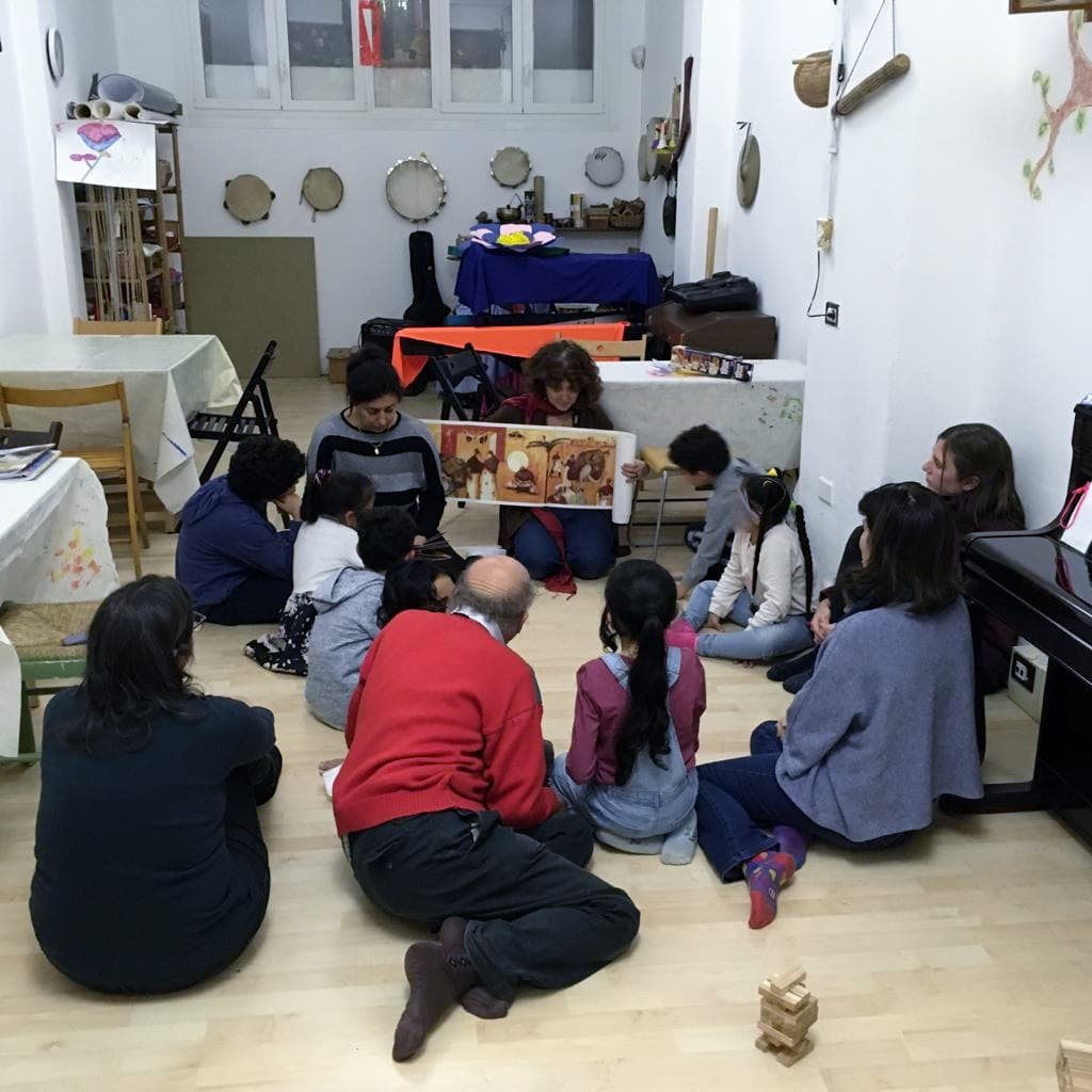 IL BAMBINO AL CENTRO! di Il Telaio delle Arti IL BAMBINO AL CENTRO!-Il Telaio delle Arti