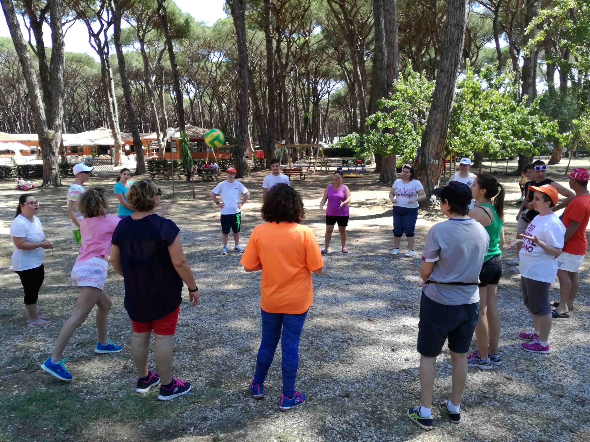 Esci di casa e fai Sport con noi! di Spiragli di Luce Esci di casa e fai Sport con noi!-Spiragli di Luce