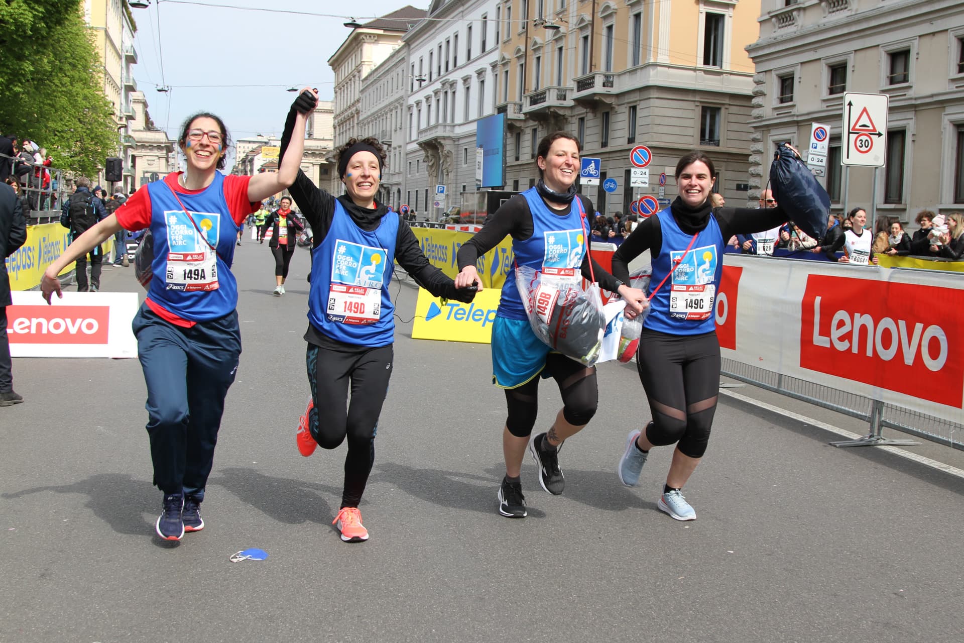 #oggicorroperAIRC Milano Marathon 2023 di Fondazione AIRC #oggicorroperAIRC Milano Marathon 2023-Fondazione AIRC
