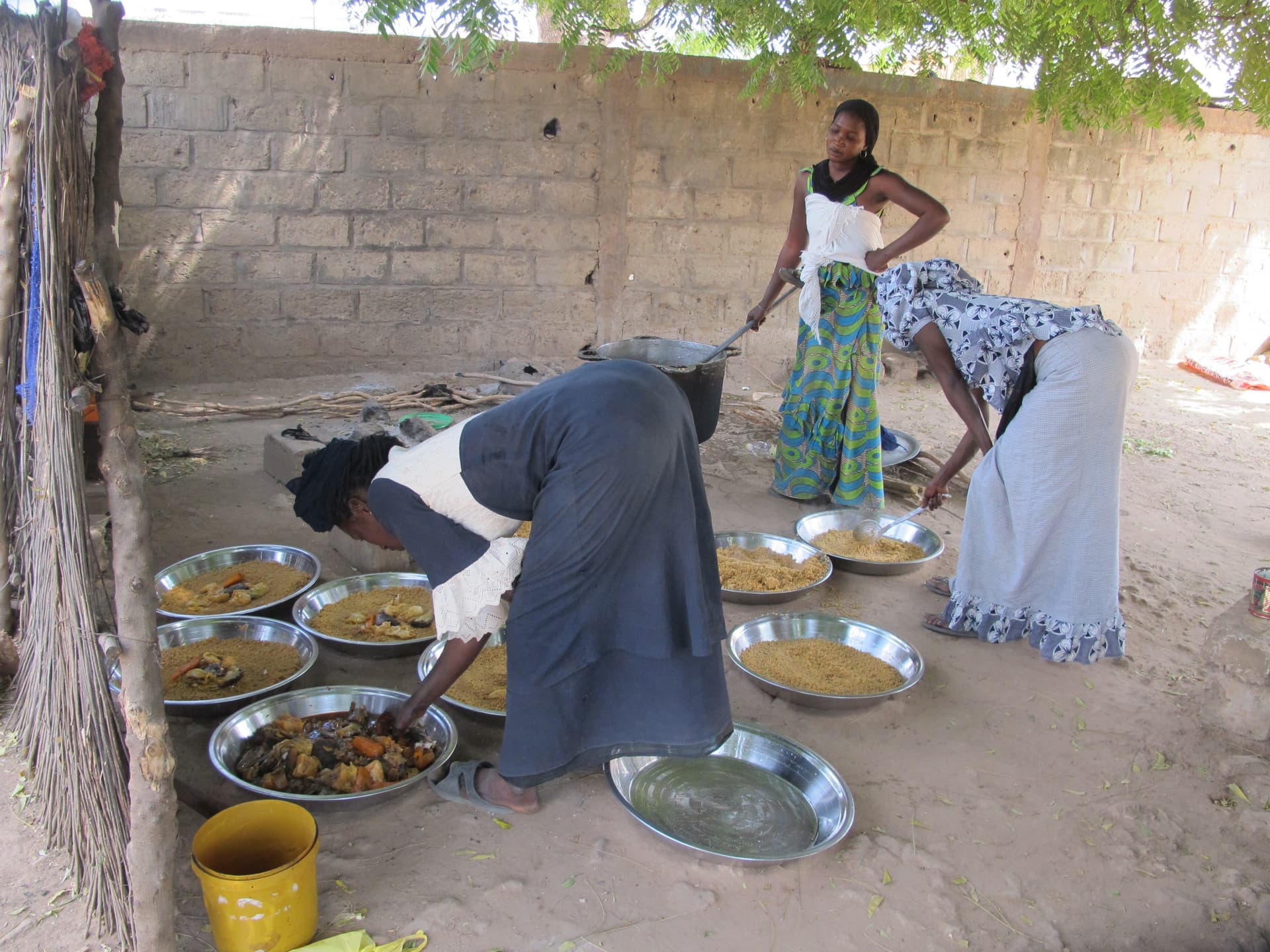 Un pasto per 100 bambini Talibé di COMI Un pasto per 100 bambini Talibé -COMI