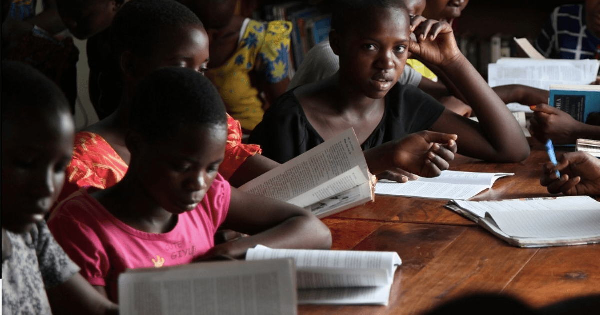 Mia figlia studia in Tanzania! di Associazione L.V.I.A. Mia figlia studia in Tanzania!-Associazione L.V.I.A.