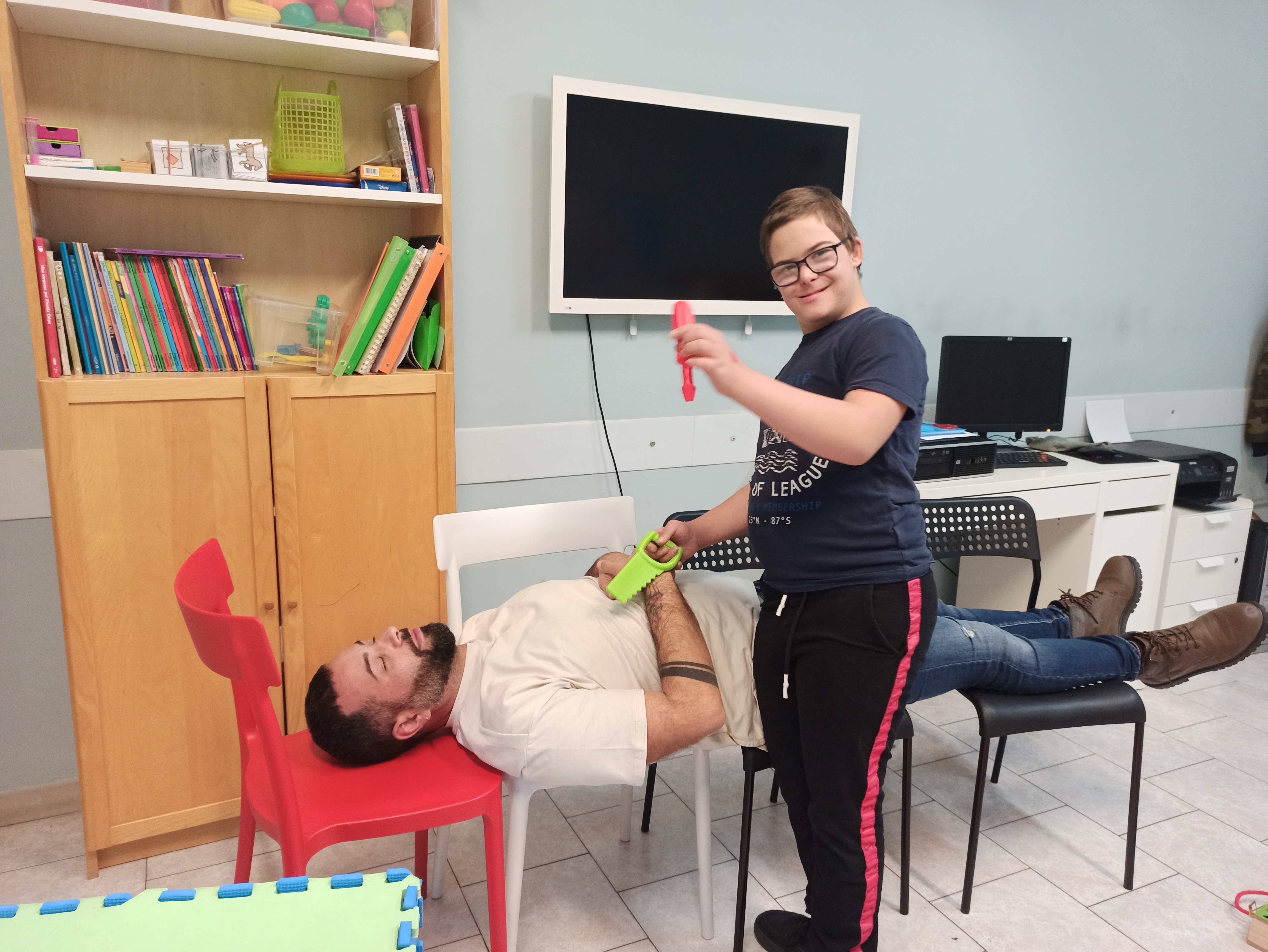 Attività di gruppo con mediatore sordo