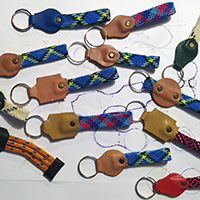 Portachiavi realizzati con vecchie corde da scalata