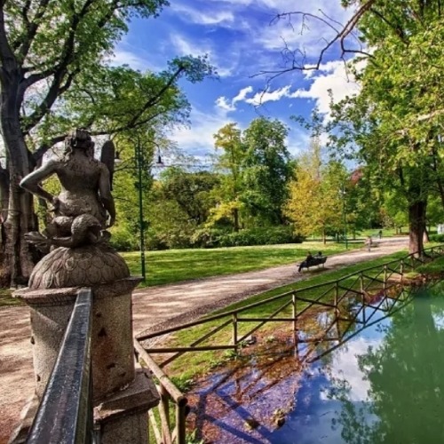 Trekking urbano al Parco Sempione: una passeggiata tra verde e meraviglie