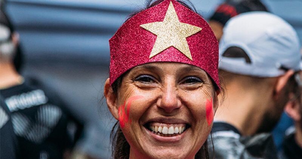 Issiamo la bandiera fucsia e partiamo!-Yuri Faccetti