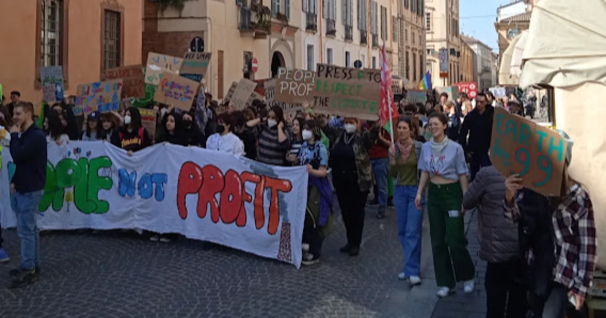 Tutt* al Climate Camp di Torino! di Fridays For Future Pavia Tutt* al Climate Camp di Torino!-Fridays For Future Pavia