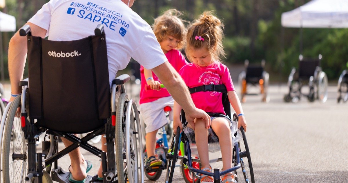 Jingle Squats Biomeccanica e solidarietà-Gabriele Trotta
