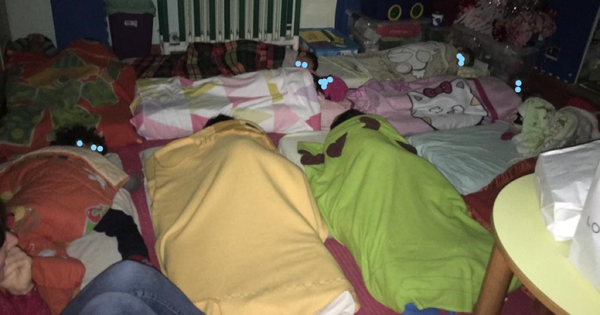 Una casa per bambini che non ce l'hanno di LUIGI OMETTO Una casa per bambini che non ce l'hanno-LUIGI OMETTO