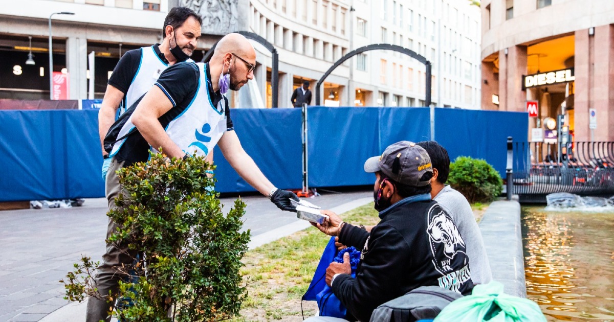 Tu offri un pasto e poi lo porto io ;) di Antonio Rainò Tu offri un pasto e poi lo porto io ;)-Antonio Rainò
