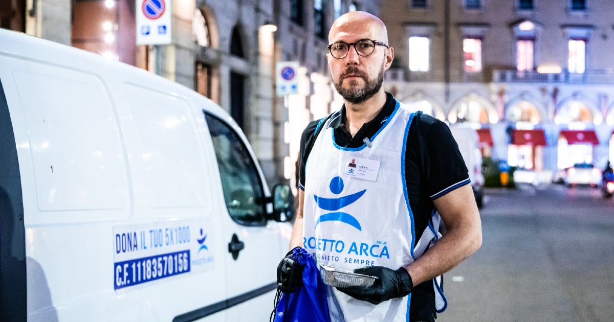 Tu offri un pasto e poi lo porto io ;) di Antonio Rainò Tu offri un pasto e poi lo porto io ;)-Antonio Rainò