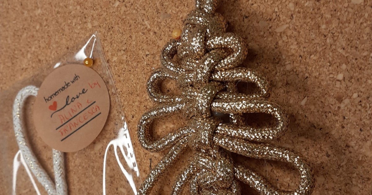 Metti sotto l'albero la solidarietà di Alina Piccinni Metti sotto l'albero la solidarietà-Alina Piccinni