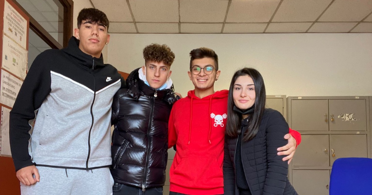 Aiutiamoci di Matteo Siggia Aiutiamoci-Matteo Siggia