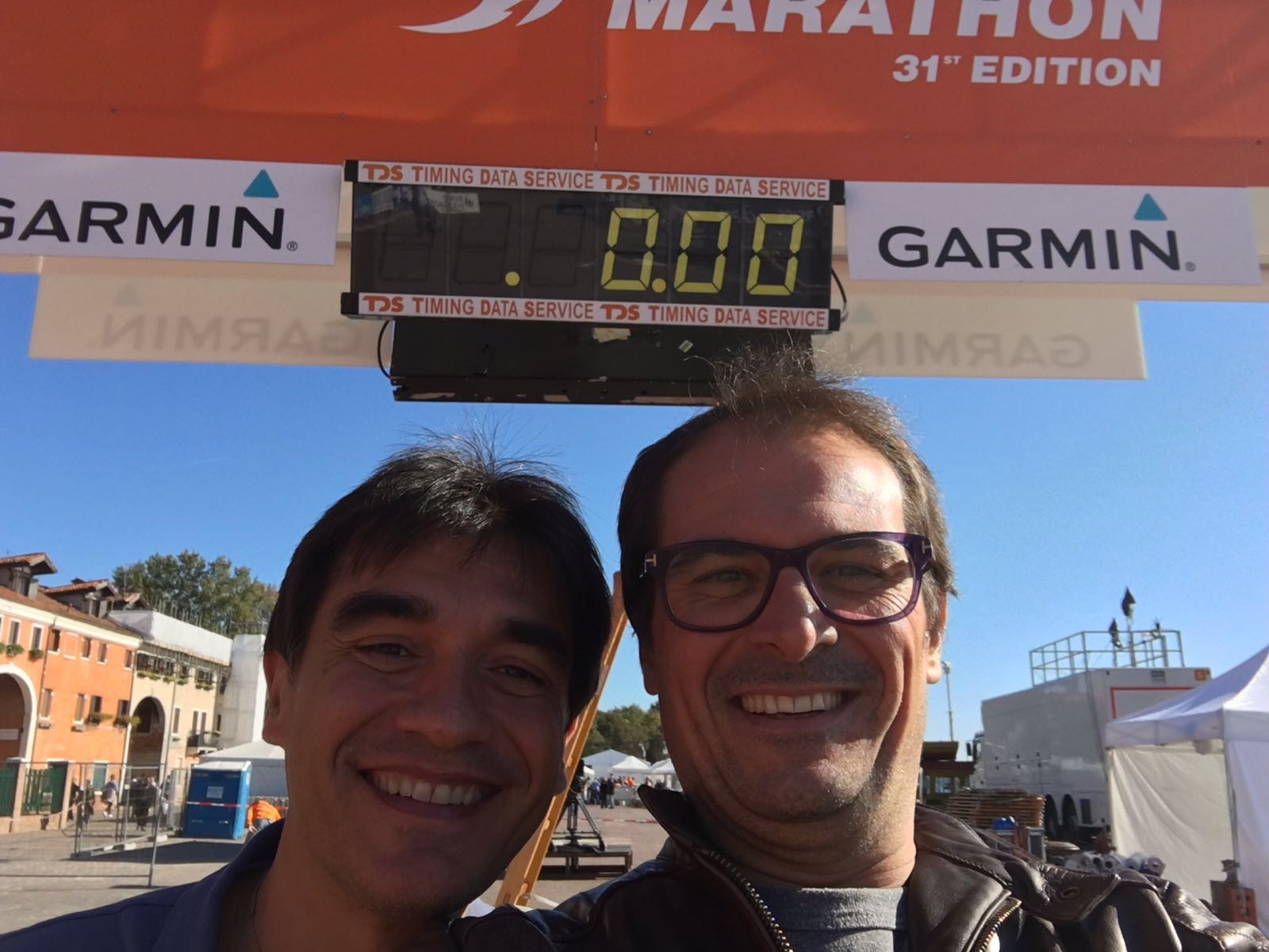 Una Babbuccia che corre...Diamo di più!! di Maurizio Setzu Una Babbuccia che corre...Diamo di più!!-Maurizio Setzu