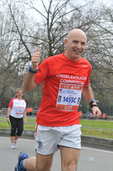 E&VC torna in pista per una buona causa! di Engel & Völkers Commercial E&VC torna in pista per una buona causa!-Engel & Völkers Commercial