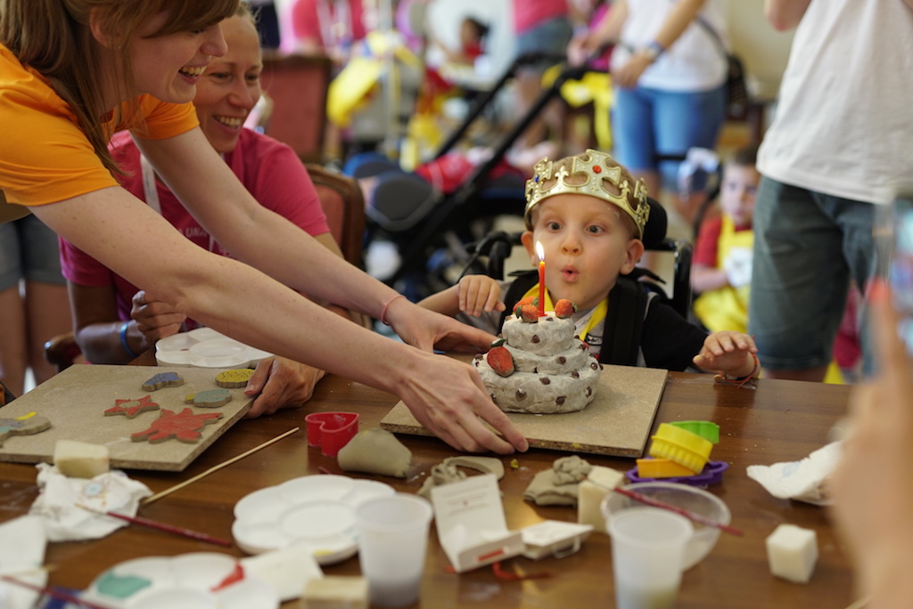 LA CIURMA DI HANDYTECH PRONTA A SALPARE-CARROZZERIA 71 S.r.l.