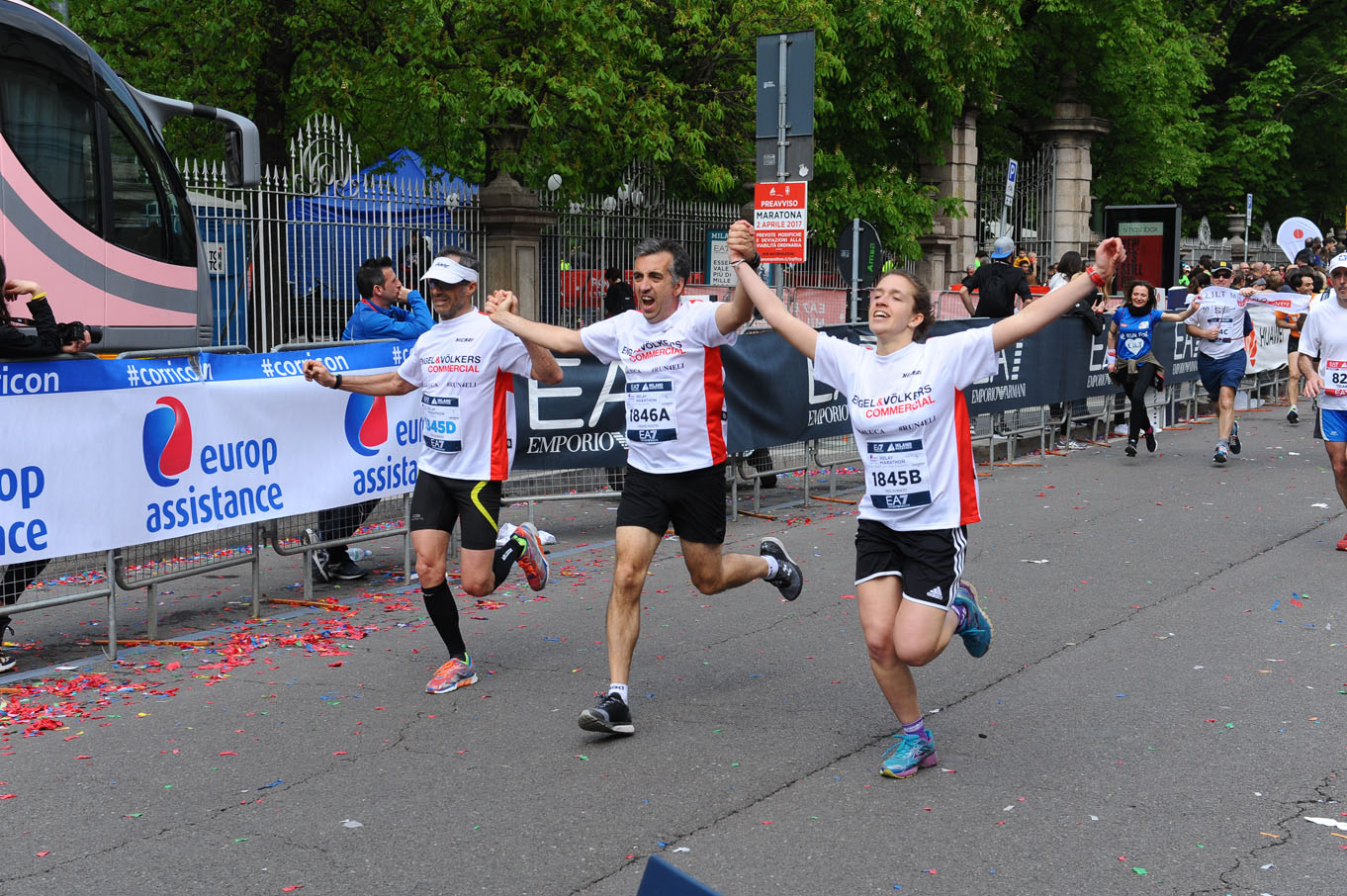 E&VC torna in pista per una buona causa! di Engel & Völkers Commercial E&VC torna in pista per una buona causa!-Engel & Völkers Commercial