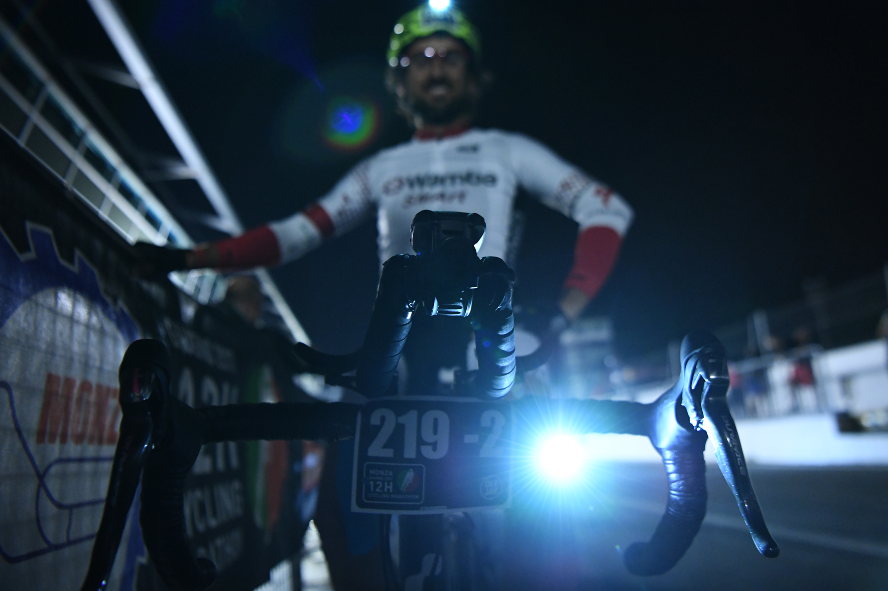 400 km dal tramonto all'alba-Marco Caggiati