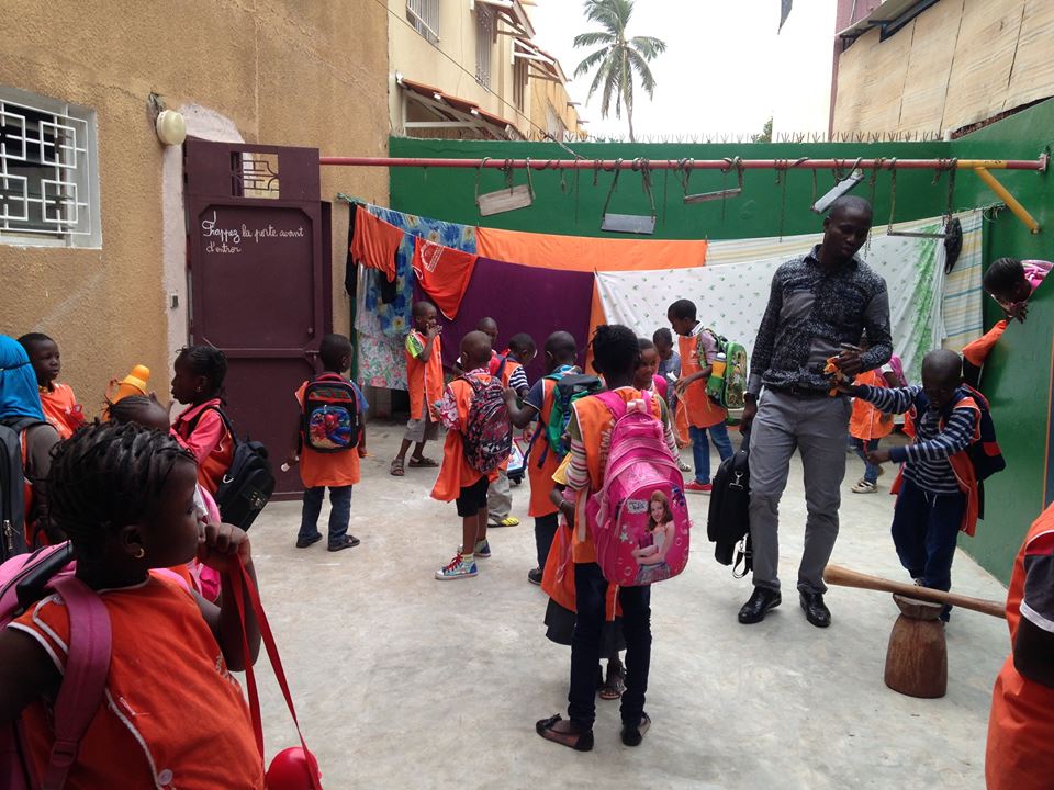 Diamo colore alla scuola! di Valentina Scalzo Diamo colore alla scuola!-Valentina Scalzo