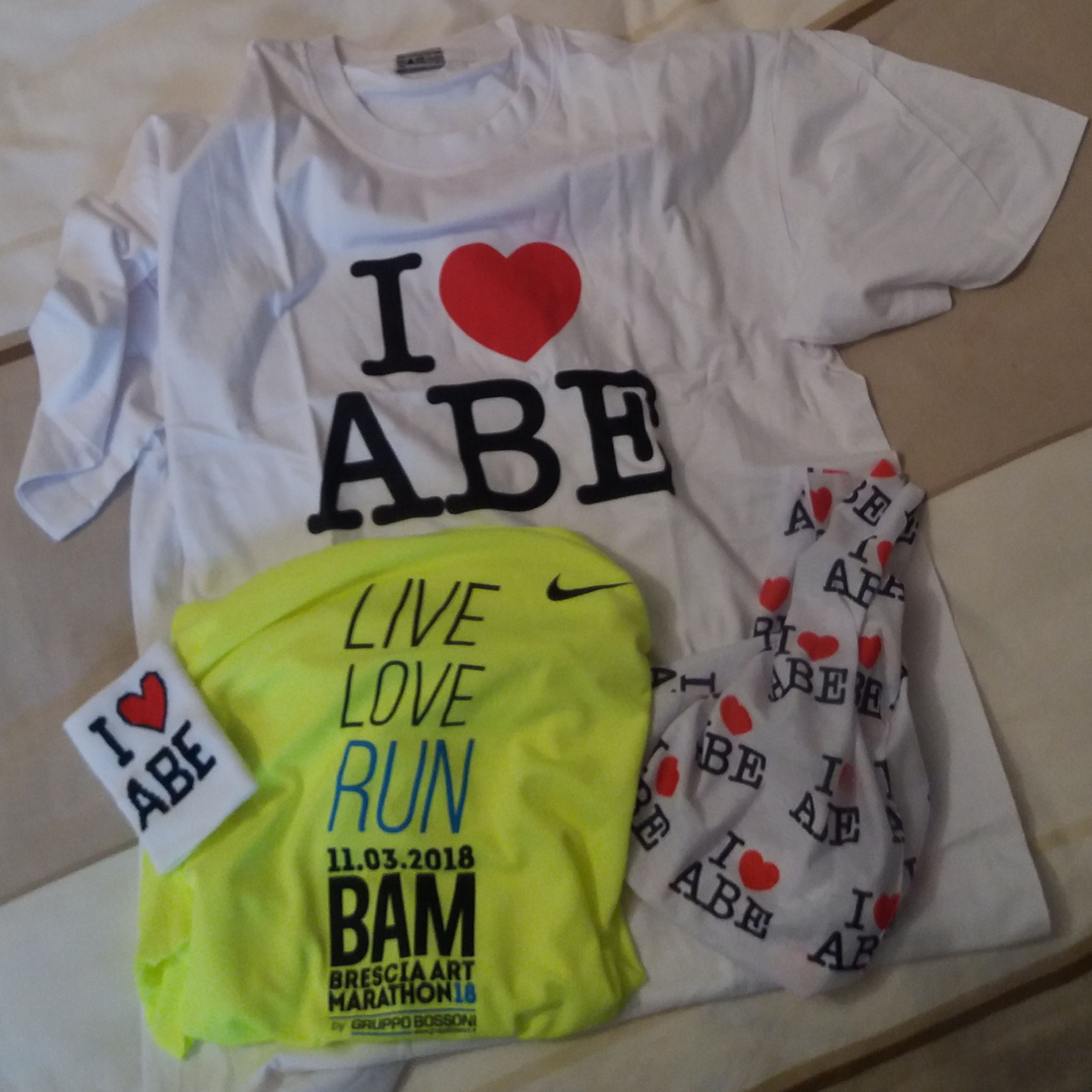 1€/KM X SENTIRSI A CASA LONTANO DA CASA di GIORGIO RAGNI 1€/KM X SENTIRSI A CASA LONTANO DA CASA-GIORGIO RAGNI