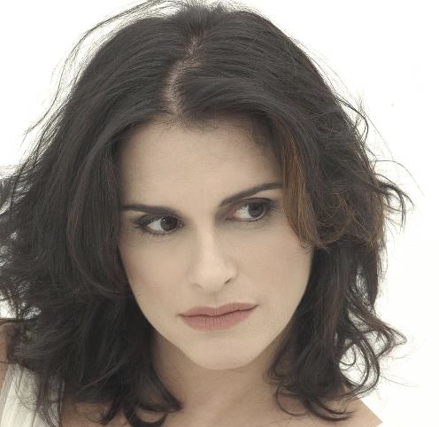 Una ricarica di energia di Laura Marinoni Una ricarica di energia -Laura Marinoni