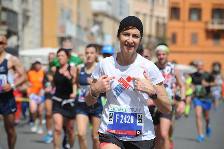 DONA AI BAMBINI UN TRAGUARDO di Elena Lorati DONA AI BAMBINI UN TRAGUARDO-Elena Lorati