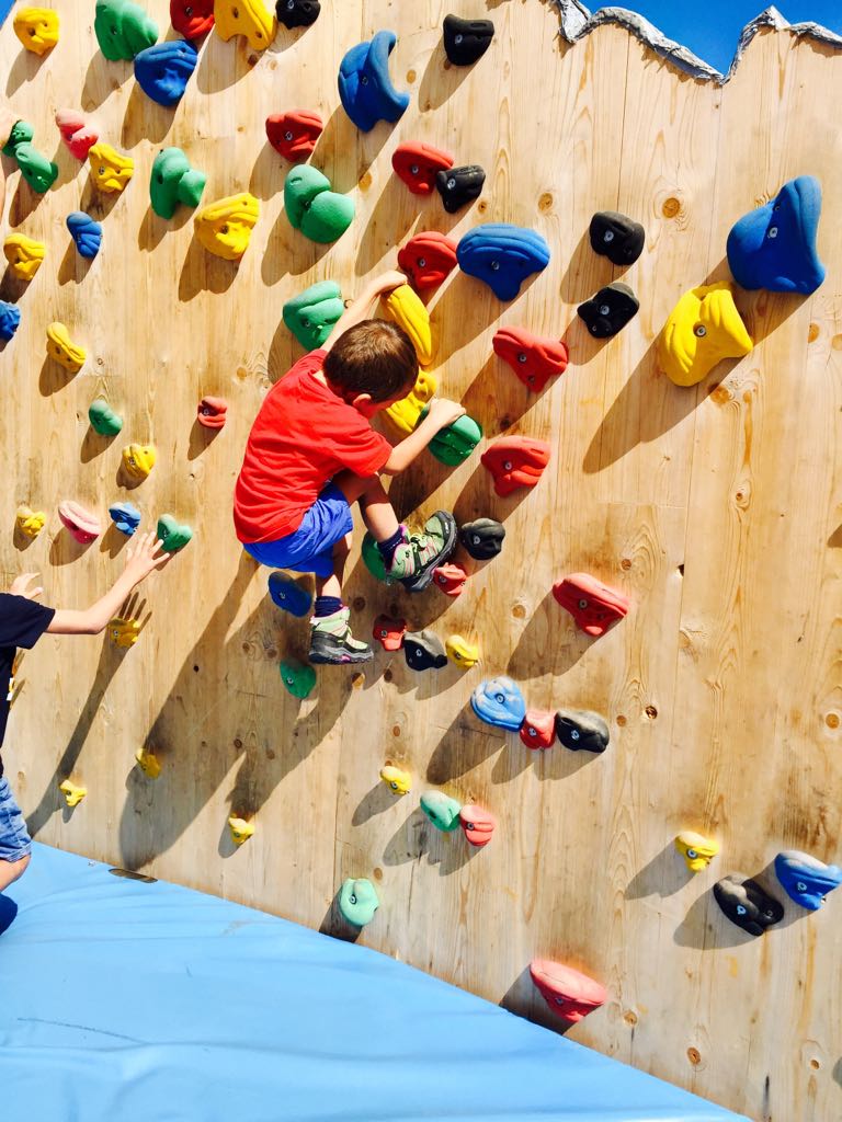 GESTI E PAROLE CORRONO ASSIEME!-Elaiza Pampagnin