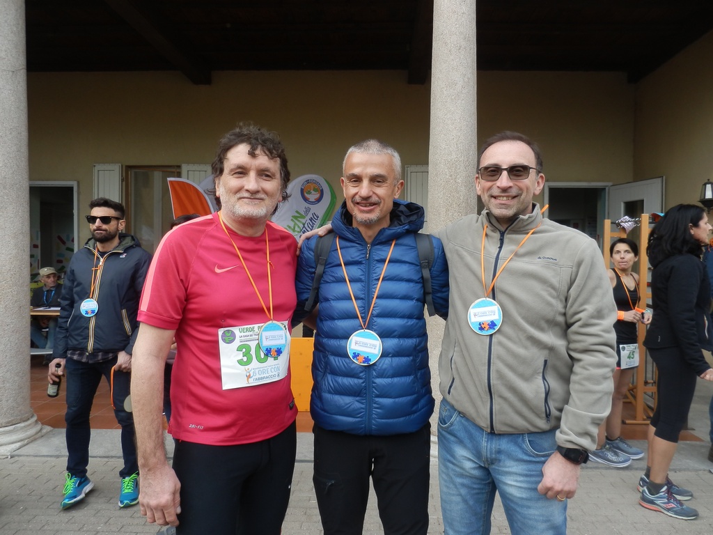 Un abbraccio a quattro zampe-Donato Brandolini