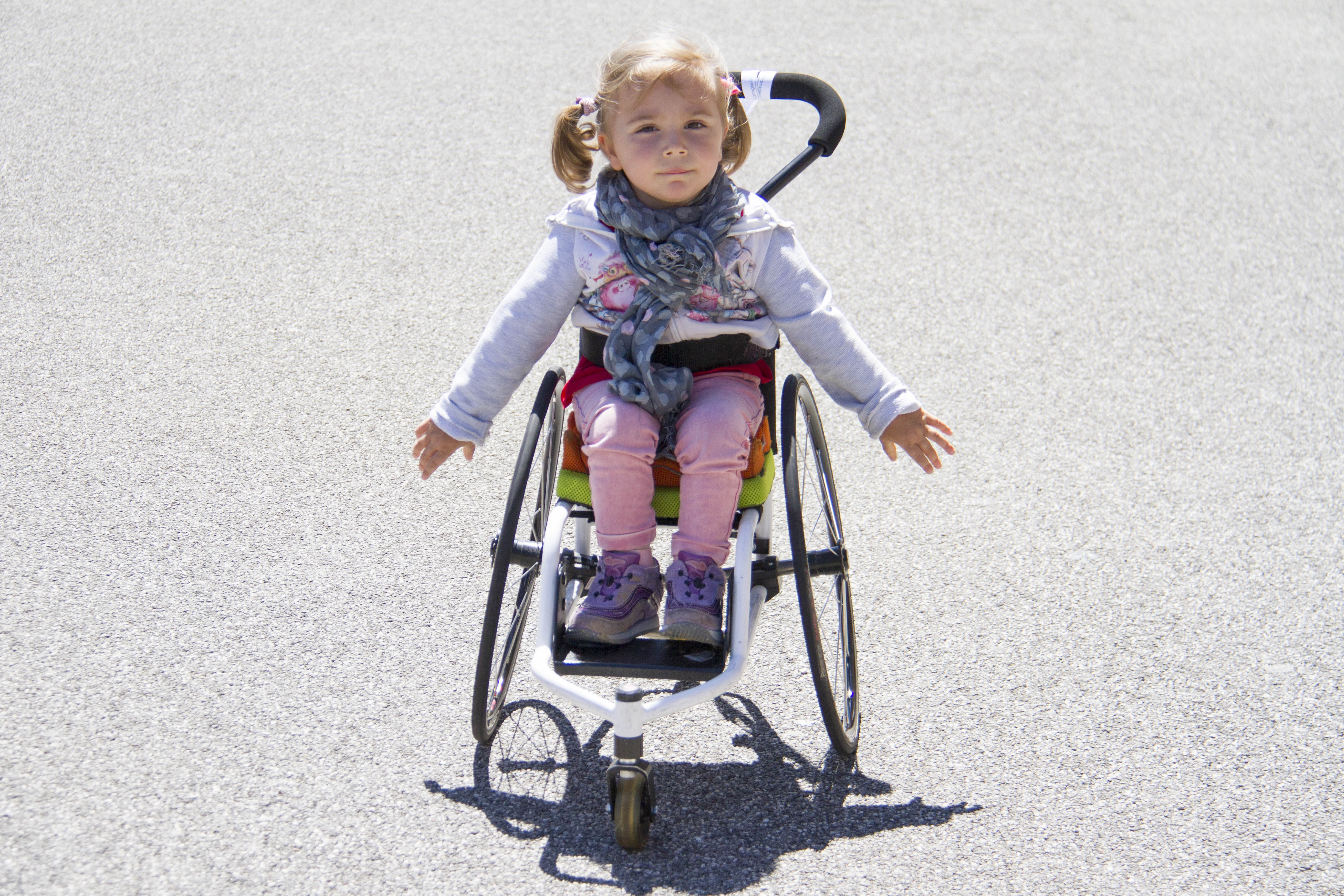 Cugine e Amiche x #RUNFOREMMA & Friends di Rossana Bosi Cugine e Amiche x #RUNFOREMMA & Friends-Rossana Bosi