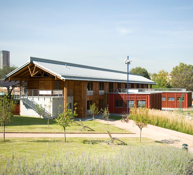 CORRIAMO...SI, MA PER CASAOZ! di VIRGINIA ARGONDIZZA CORRIAMO...SI, MA PER CASAOZ!-VIRGINIA ARGONDIZZA