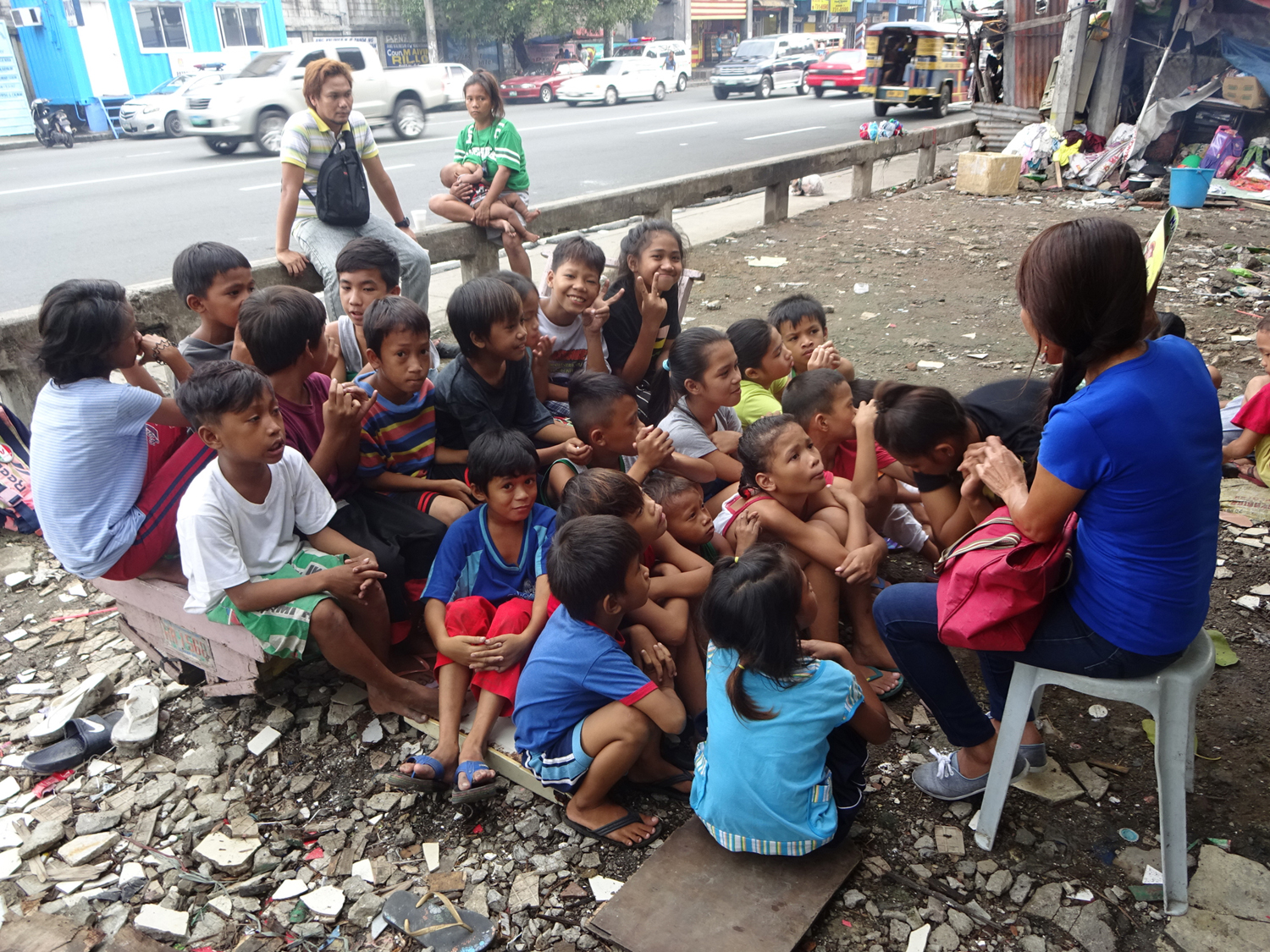 With the street children of Manila-Matteo Astone