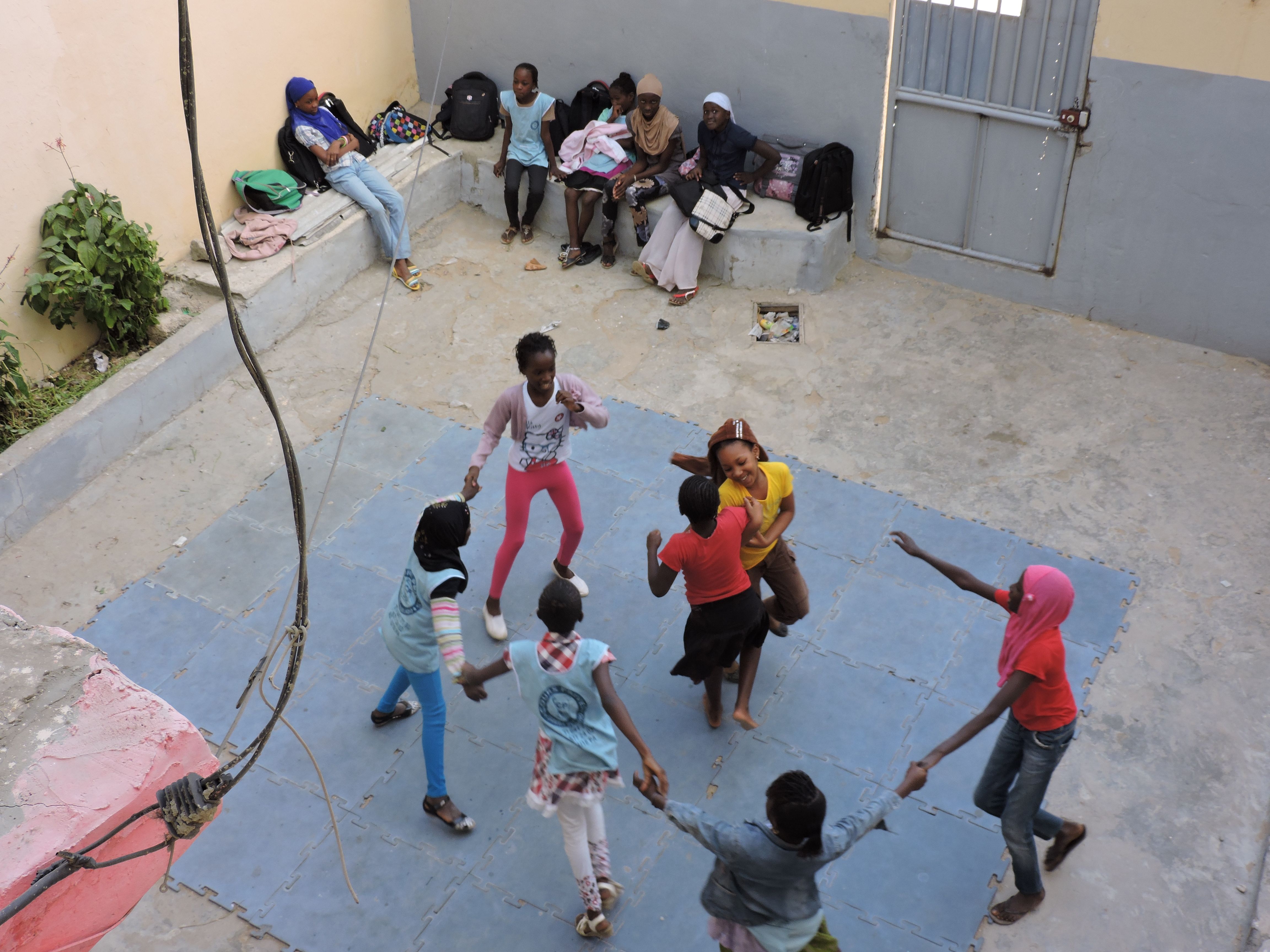 Dai dai dai che cosi andranno a scuola!-Maria Laura Mastrogiacomo